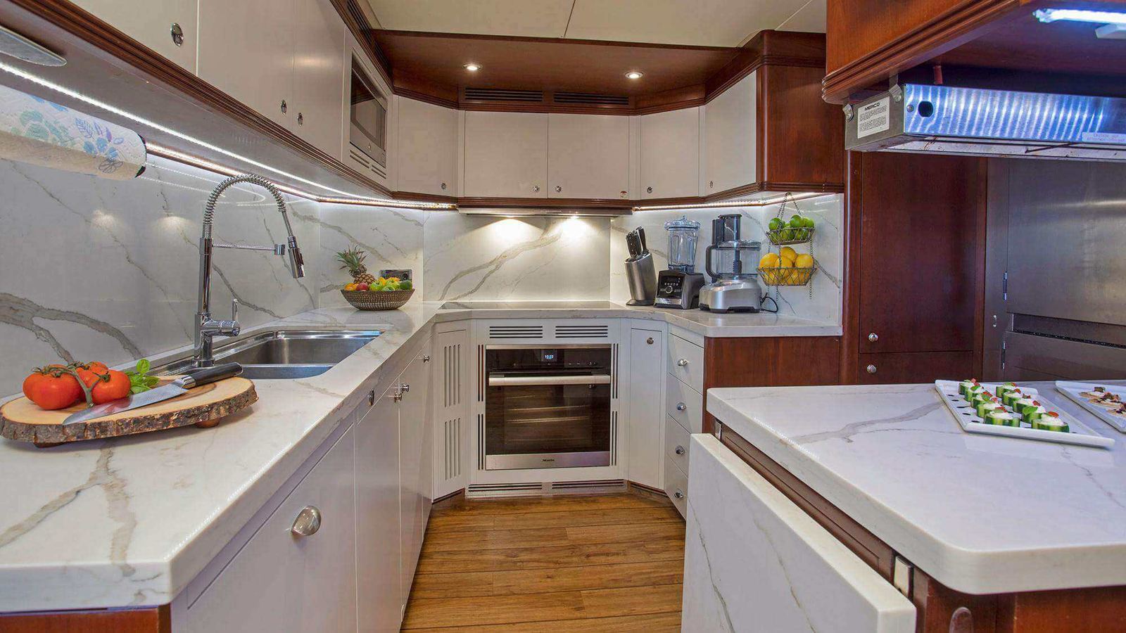 Benetti 120 4