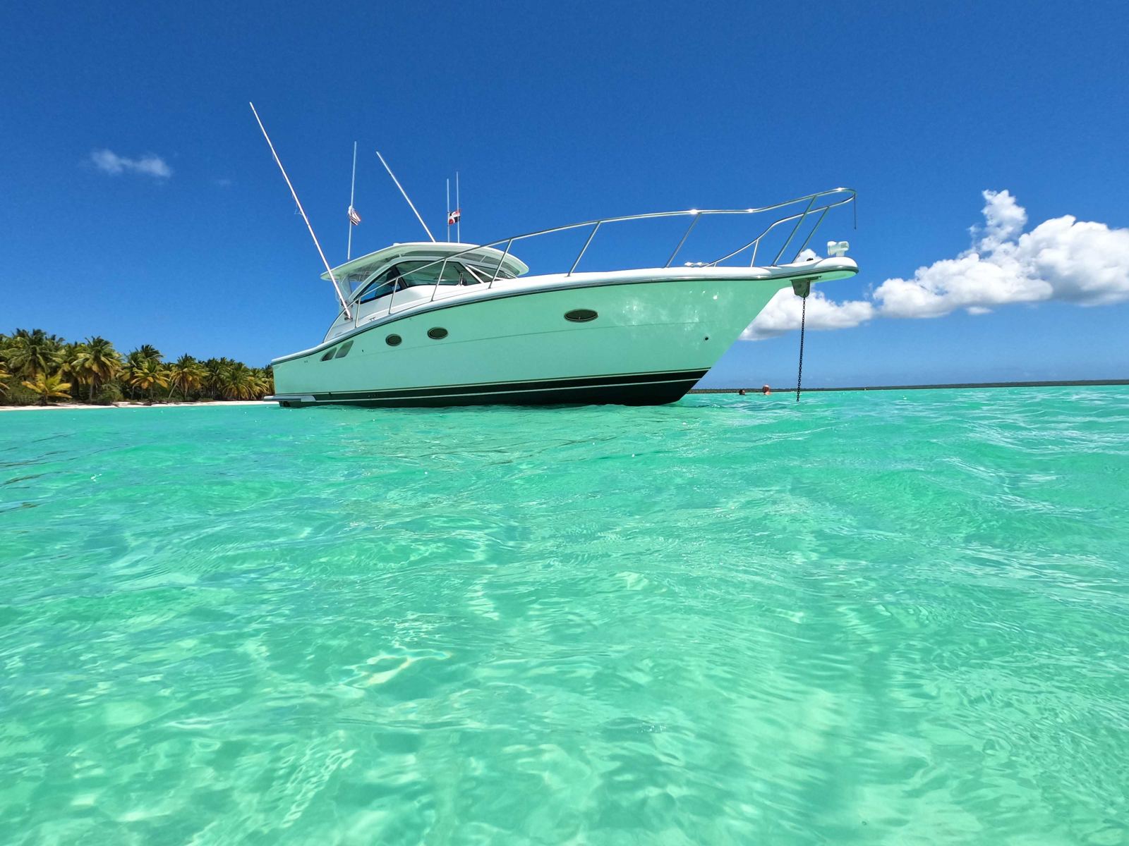 Tiara 38 1