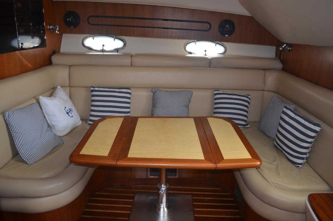 Tiara 38 2