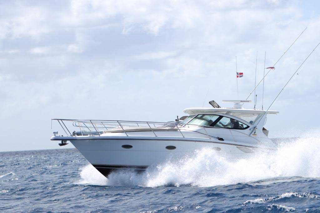 Tiara 38 4