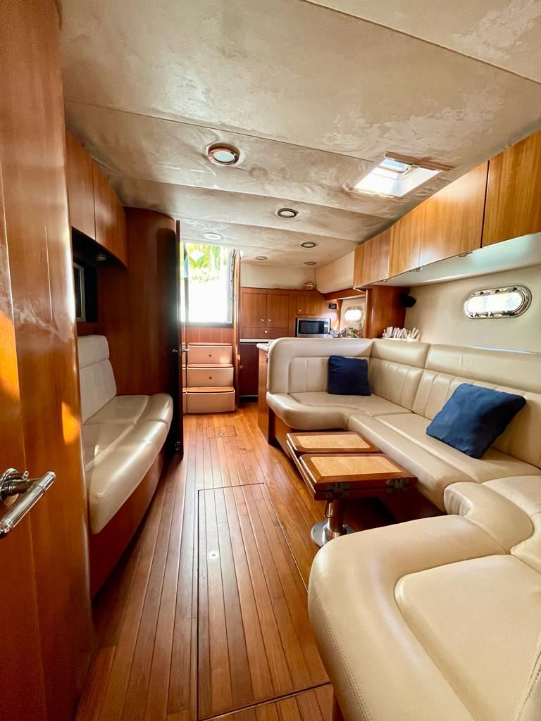 Tiara 50 2