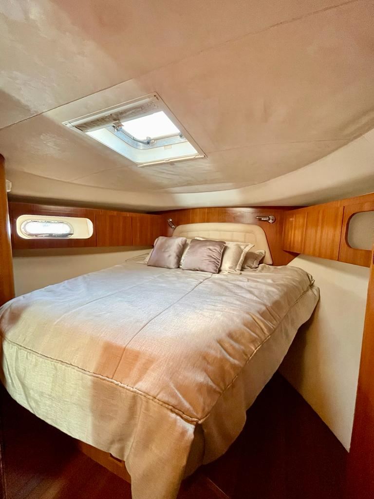 Tiara 50 3